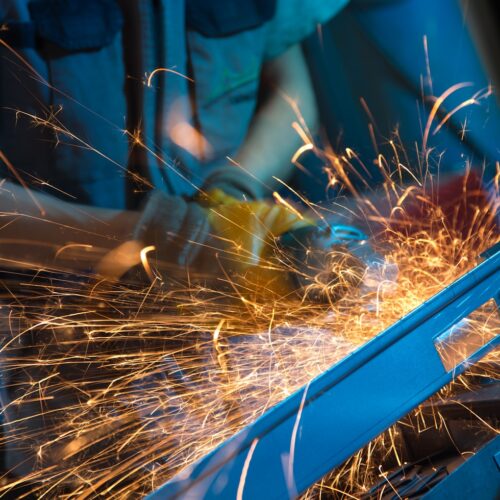 Taśma tnąca do metalu w praktyce – jak osiągnąć lepszą jakość i niższy koszt pracy?